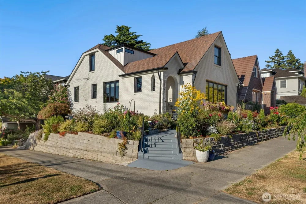 3302 E Pine Street Seattle, WA 98122