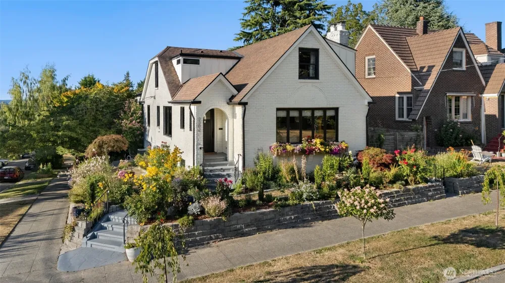 3302 E Pine Street Seattle, WA 98122