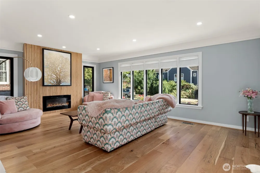 3302 E Pine Street Seattle, WA 98122