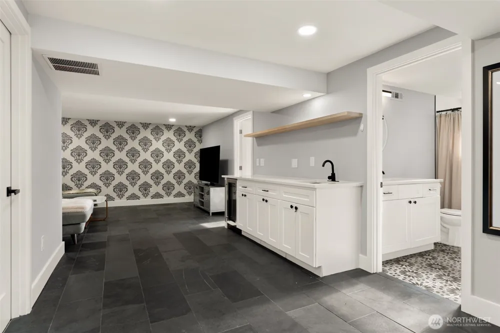 3302 E Pine Street Seattle, WA 98122