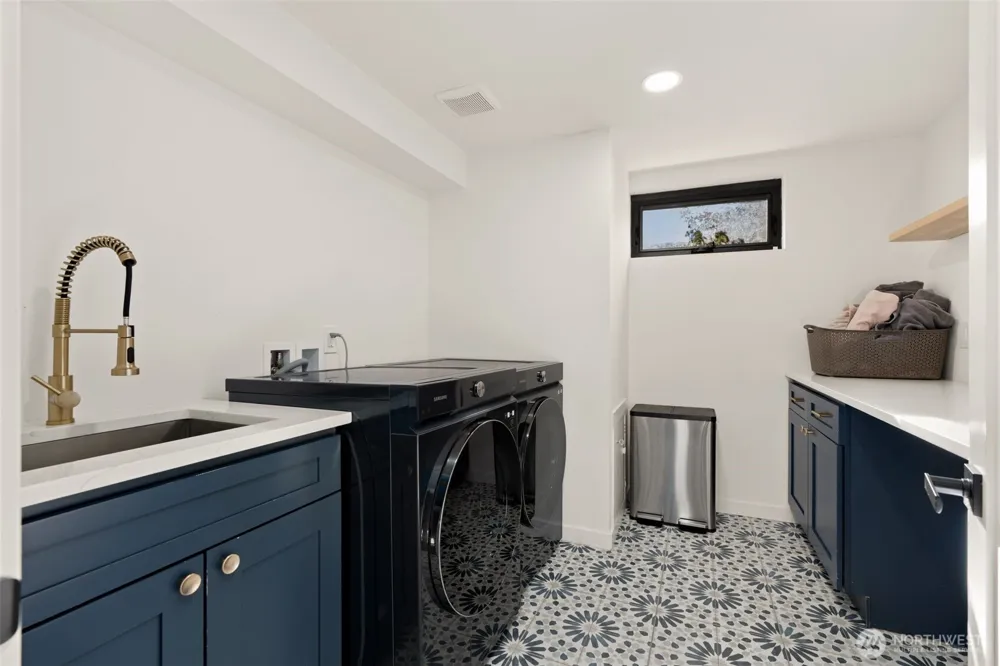 3302 E Pine Street Seattle, WA 98122