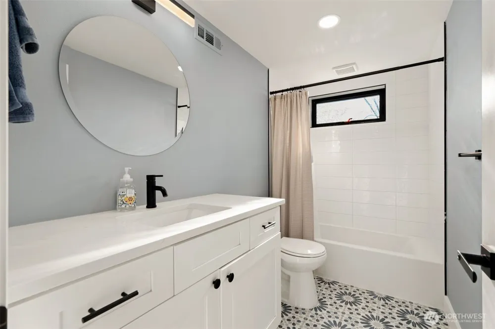 3302 E Pine Street Seattle, WA 98122