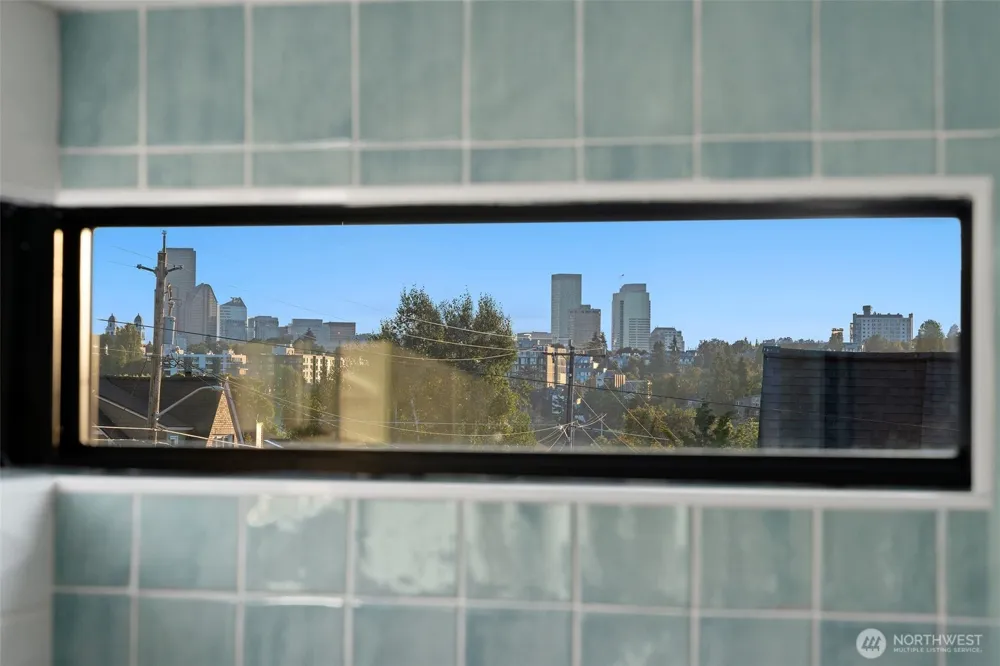 3302 E Pine Street Seattle, WA 98122
