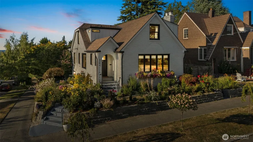 3302 E Pine Street Seattle, WA 98122