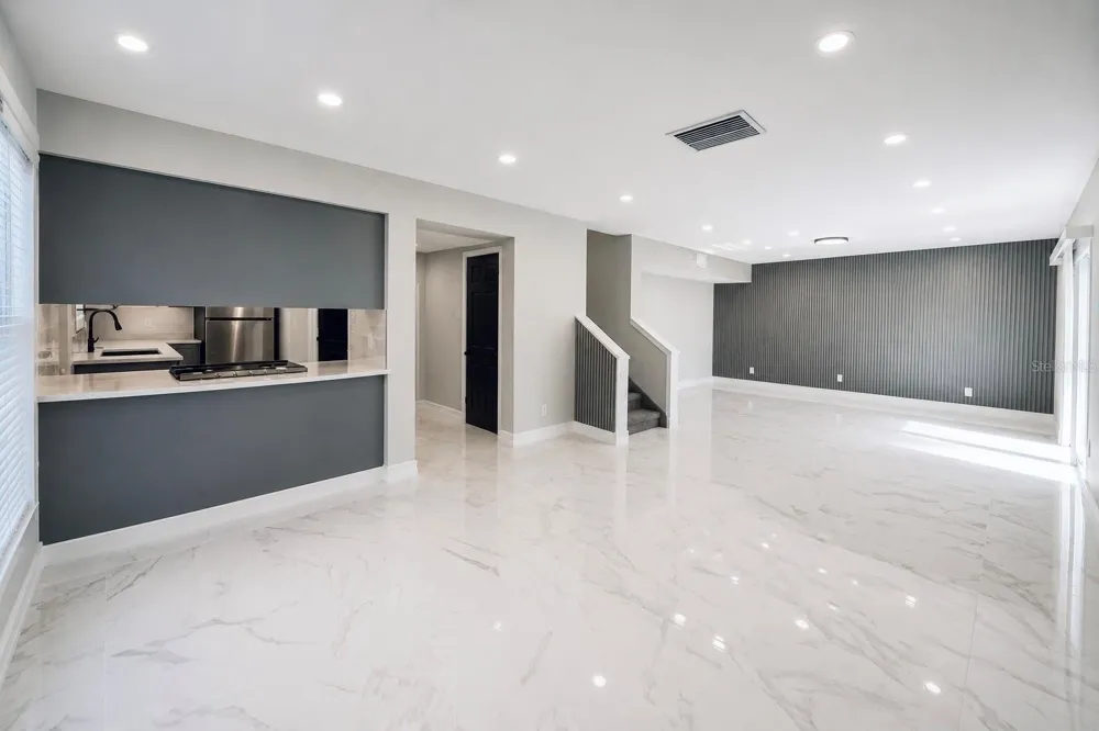 12414 TOUCHTON DRIVE #98 Tampa, FL 33617