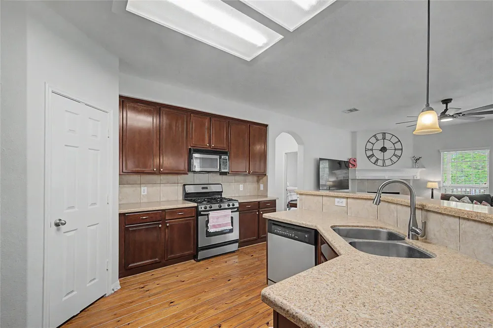 315 West Drive Kemah, TX 77565