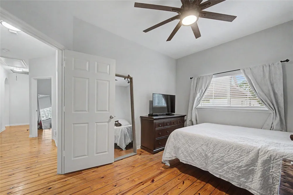 315 West Drive Kemah, TX 77565