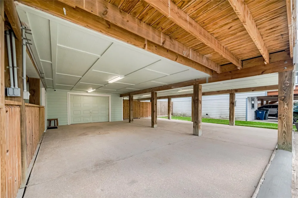 315 West Drive Kemah, TX 77565