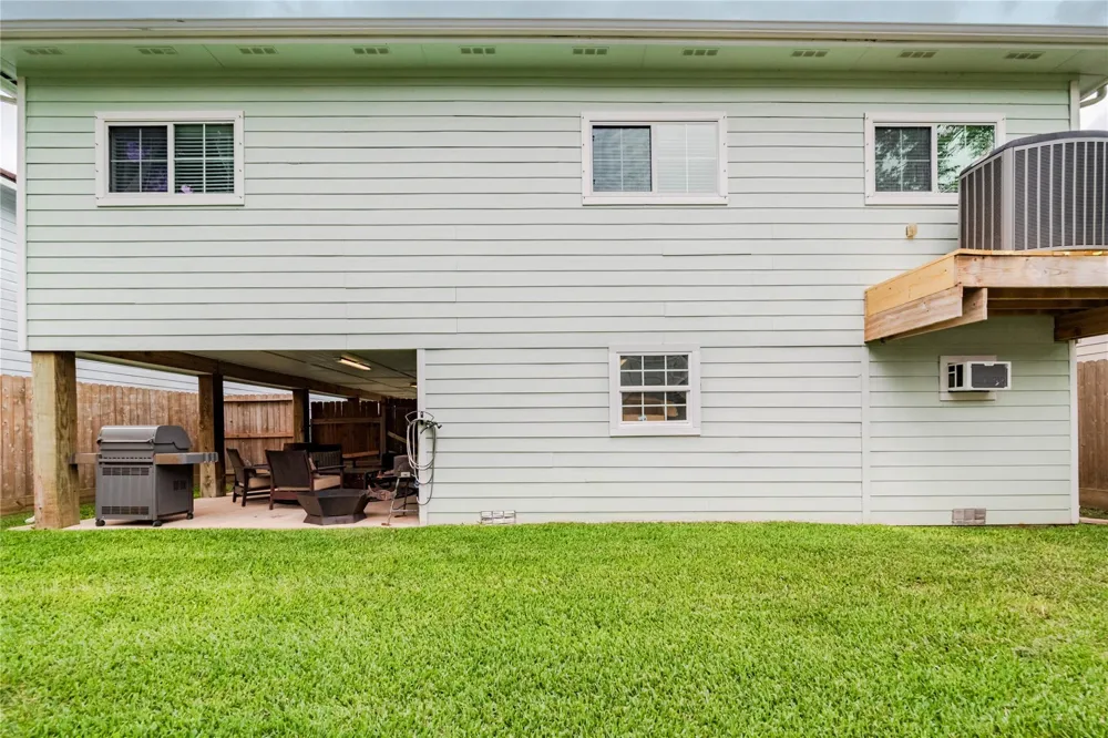 315 West Drive Kemah, TX 77565