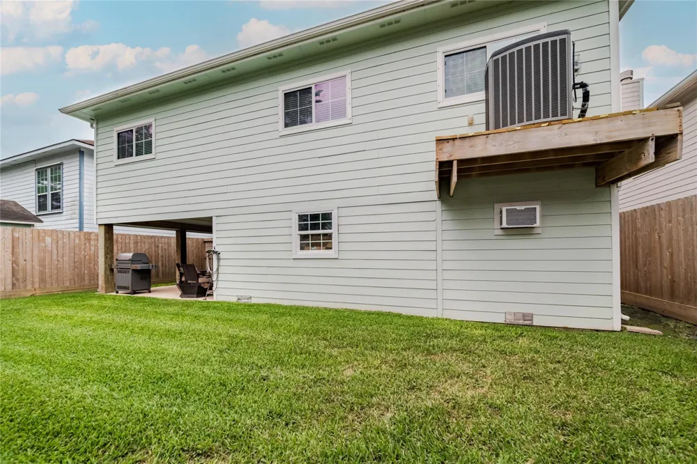 315 West Drive Kemah, TX 77565