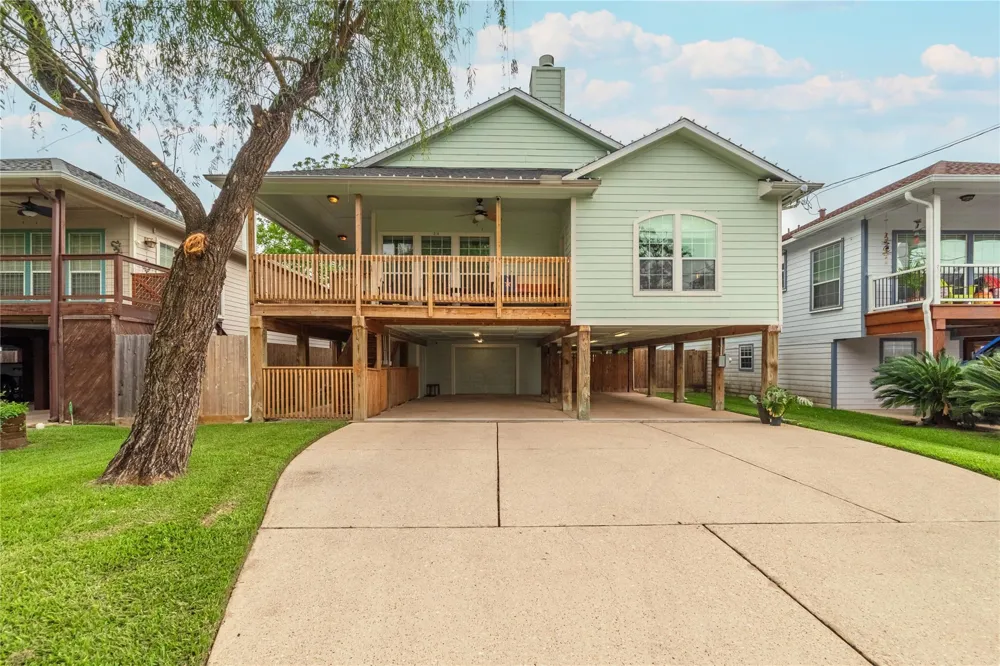 315 West Drive Kemah, TX 77565