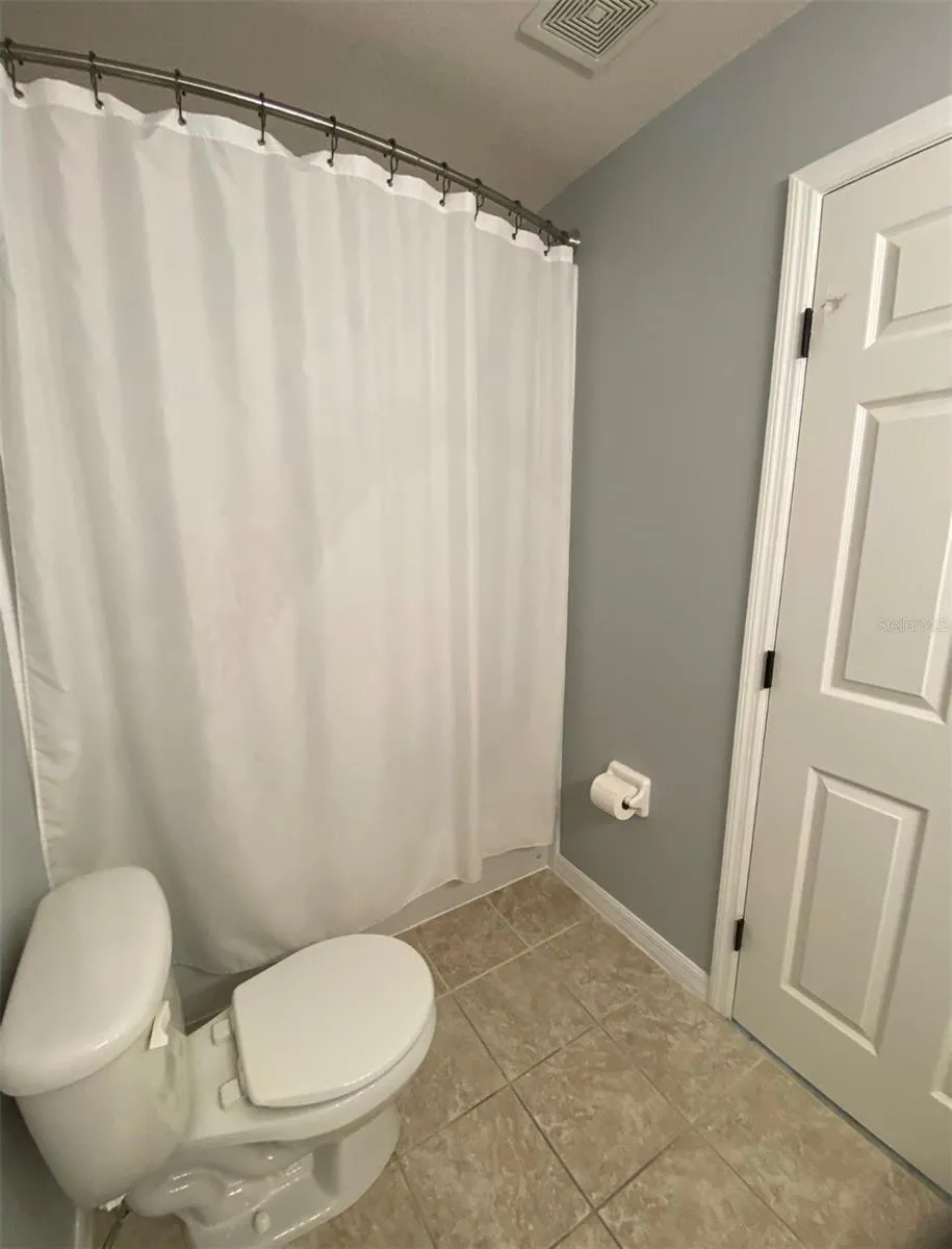 4574 SW 48TH WAY #103 Gainesville, FL 32608