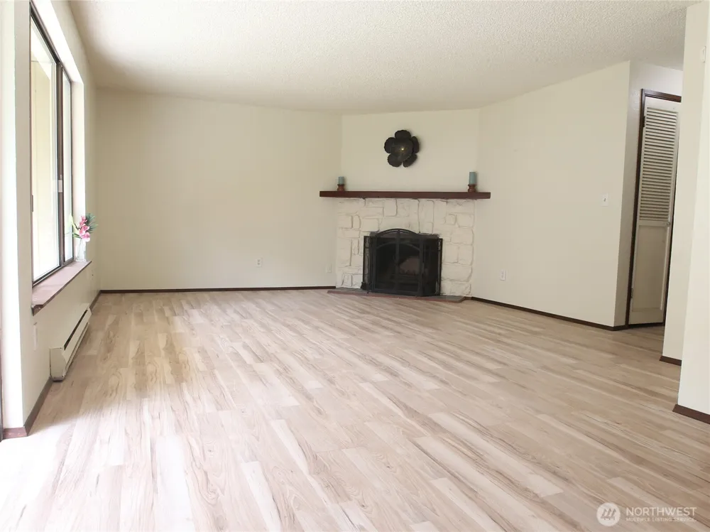 26425 Pennsylvania Avenue NE #34 Kingston, WA 98346