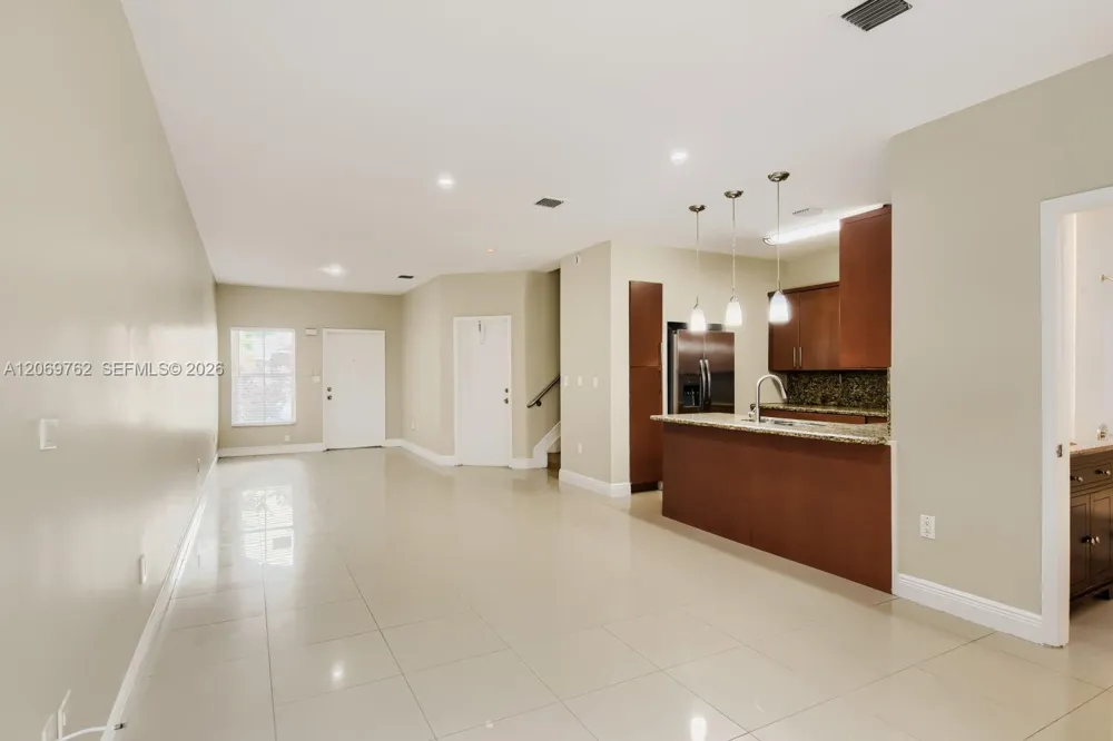 7663 Southwood Davie, FL 33328