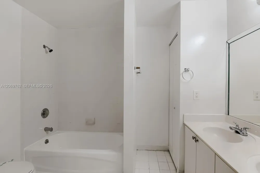7663 Southwood Davie, FL 33328