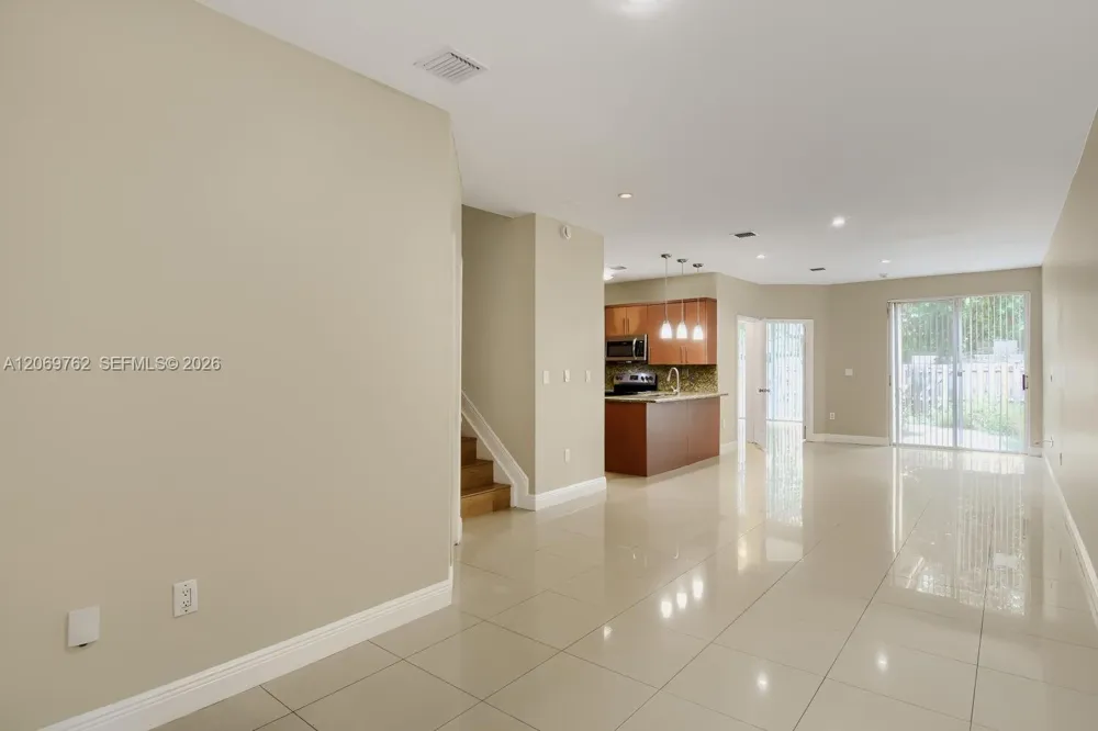 7663 Southwood Davie, FL 33328