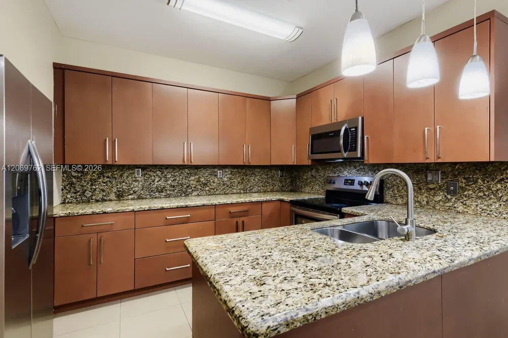 7663 Southwood Davie, FL 33328