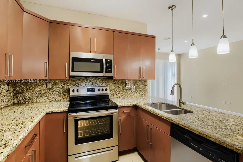 7663 Southwood Davie, FL 33328
