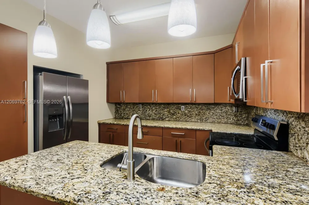 7663 Southwood Davie, FL 33328