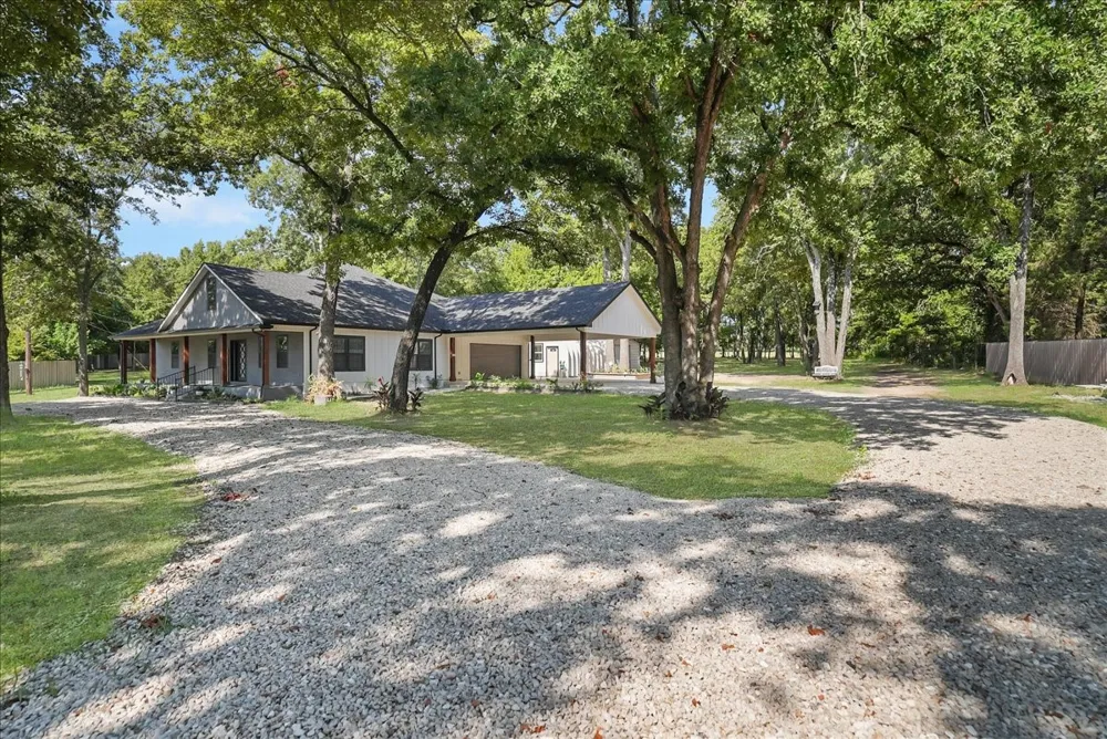 5902 Fm 2494 Athens, TX 75751