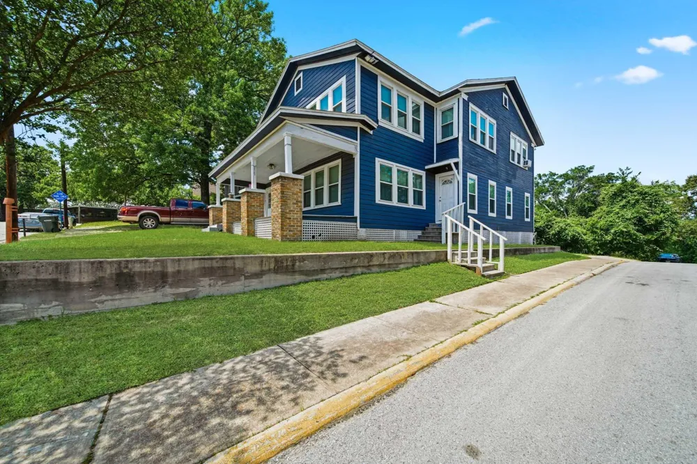1302 20th Street #1 Huntsville, TX 77340