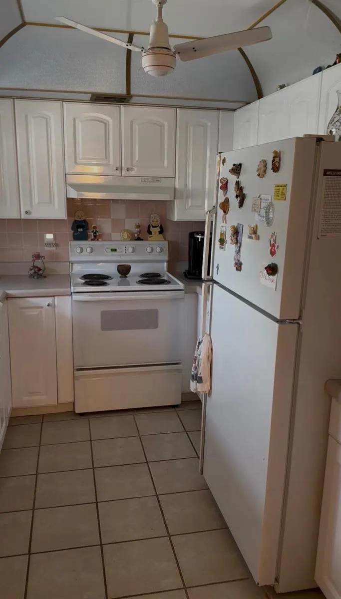 725 Lori Drive #313 Palm Springs, FL 33461