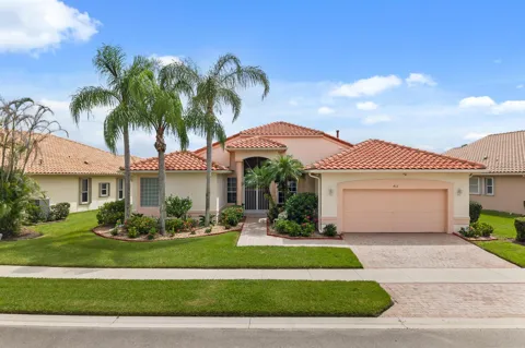 412 NW Aqua Vista Lane