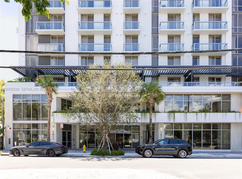 1611 SW 2 Ave #709 Miami, FL 33129