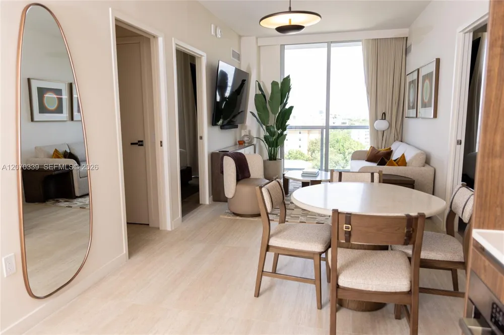 1611 SW 2 Ave #709 Miami, FL 33129