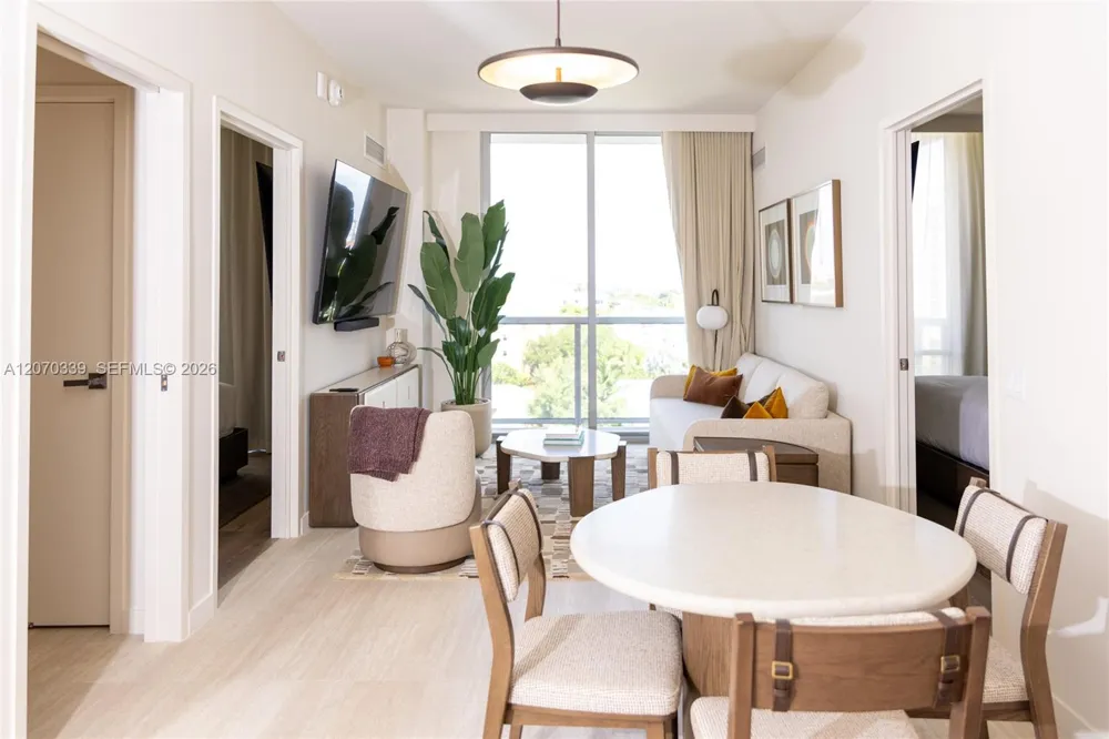 1611 SW 2 Ave #709 Miami, FL 33129