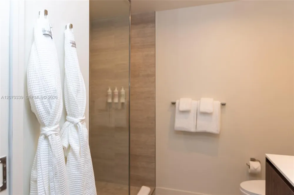 1611 SW 2 Ave #709 Miami, FL 33129