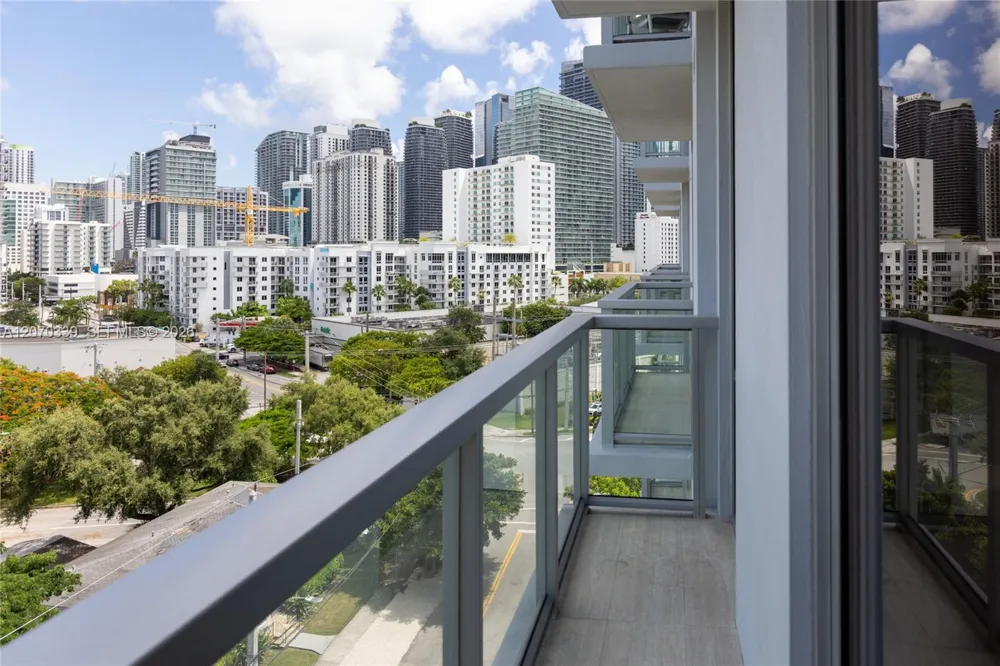1611 SW 2 Ave #709 Miami, FL 33129