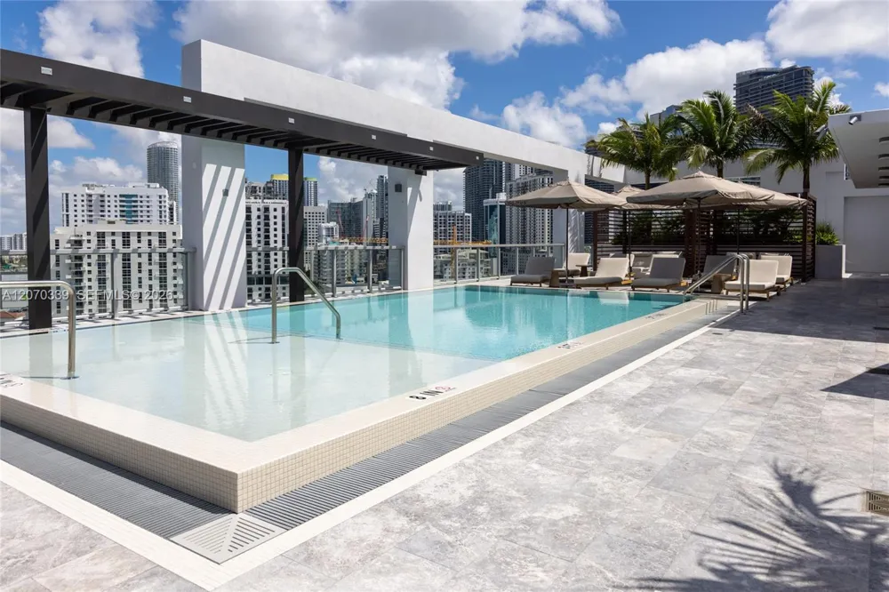 1611 SW 2 Ave #709 Miami, FL 33129