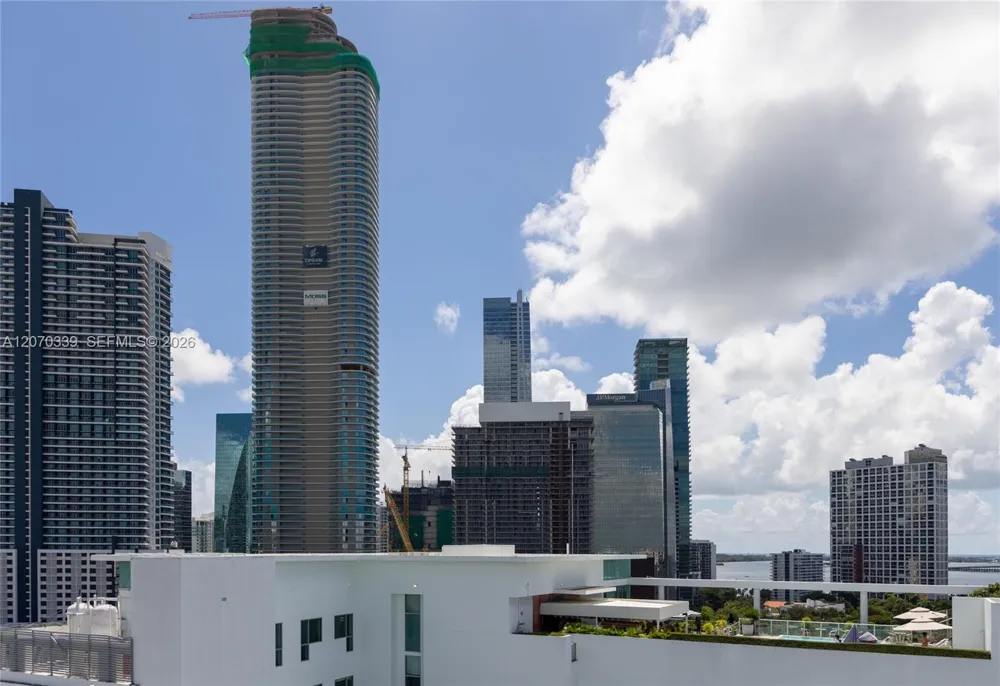 1611 SW 2 Ave #709 Miami, FL 33129