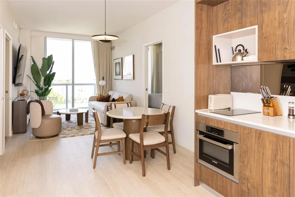 1611 SW 2 Ave #709 Miami, FL 33129