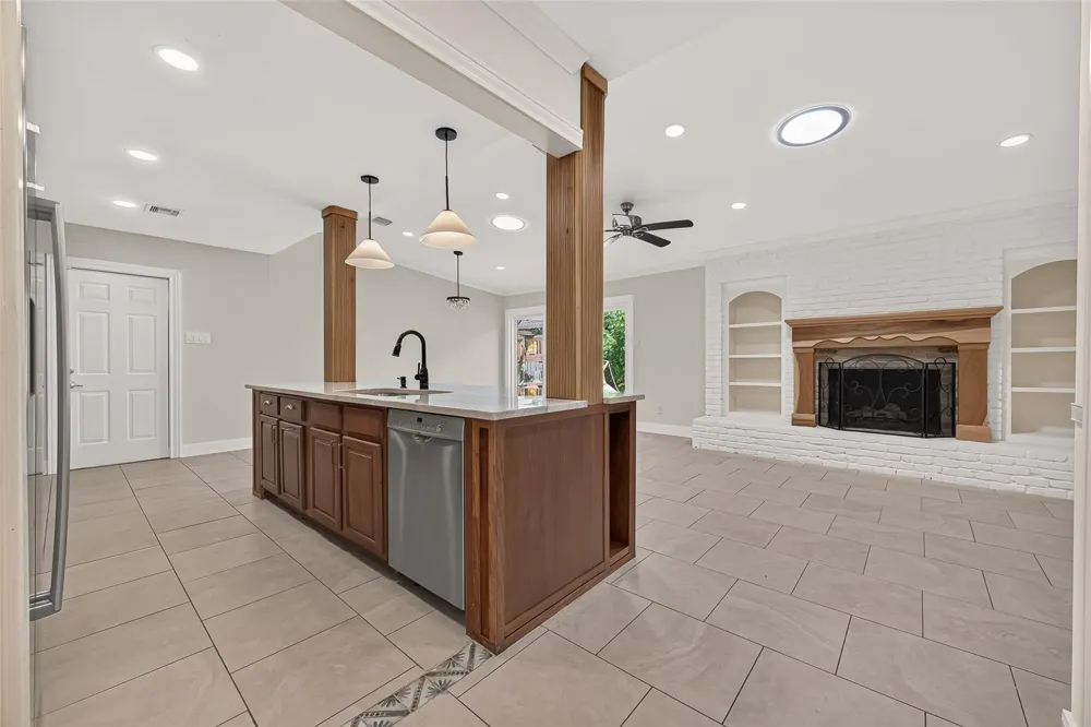 11126 Cedarhurst Drive Houston, TX 77096