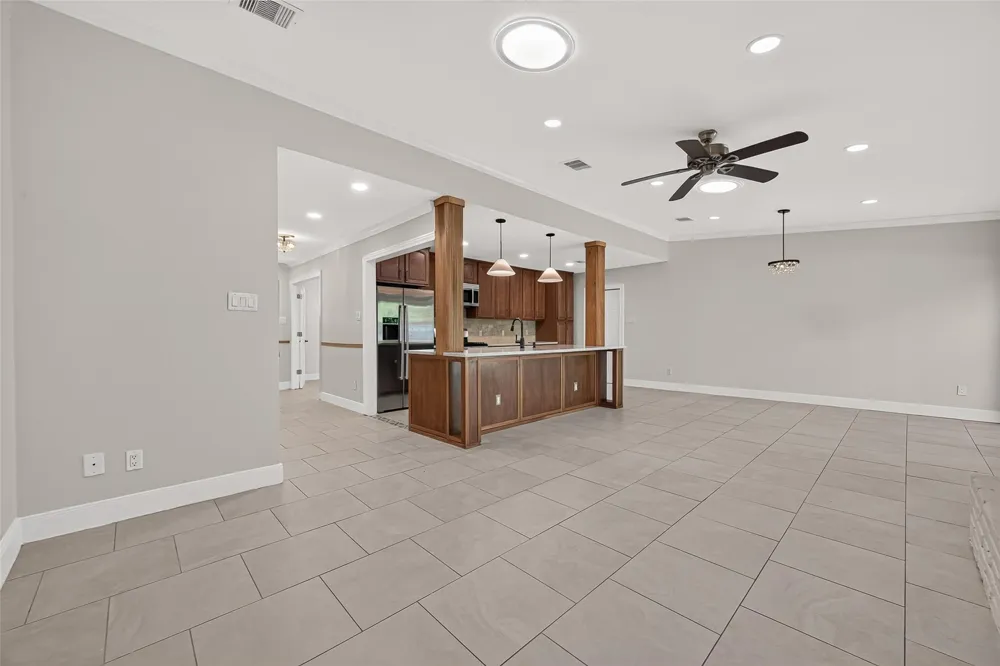 11126 Cedarhurst Drive Houston, TX 77096