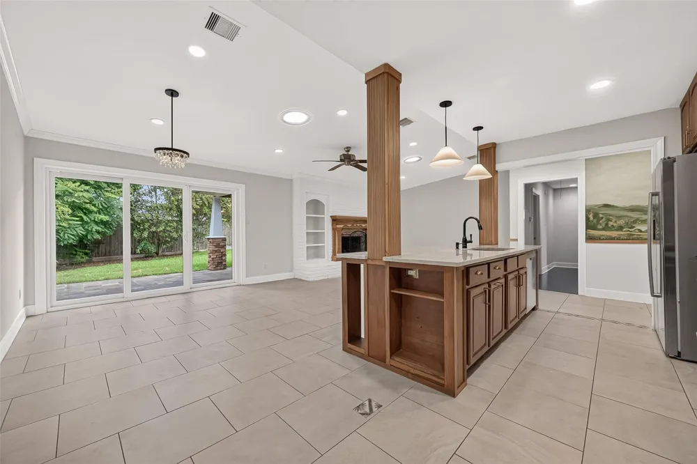 11126 Cedarhurst Drive Houston, TX 77096
