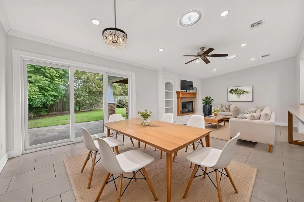 11126 Cedarhurst Drive Houston, TX 77096