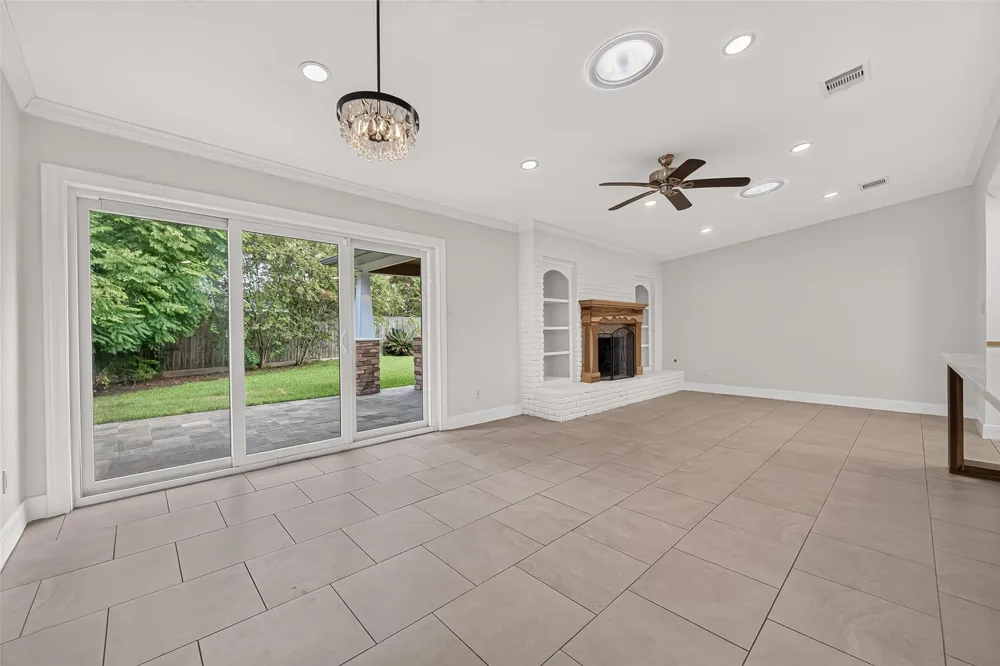 11126 Cedarhurst Drive Houston, TX 77096