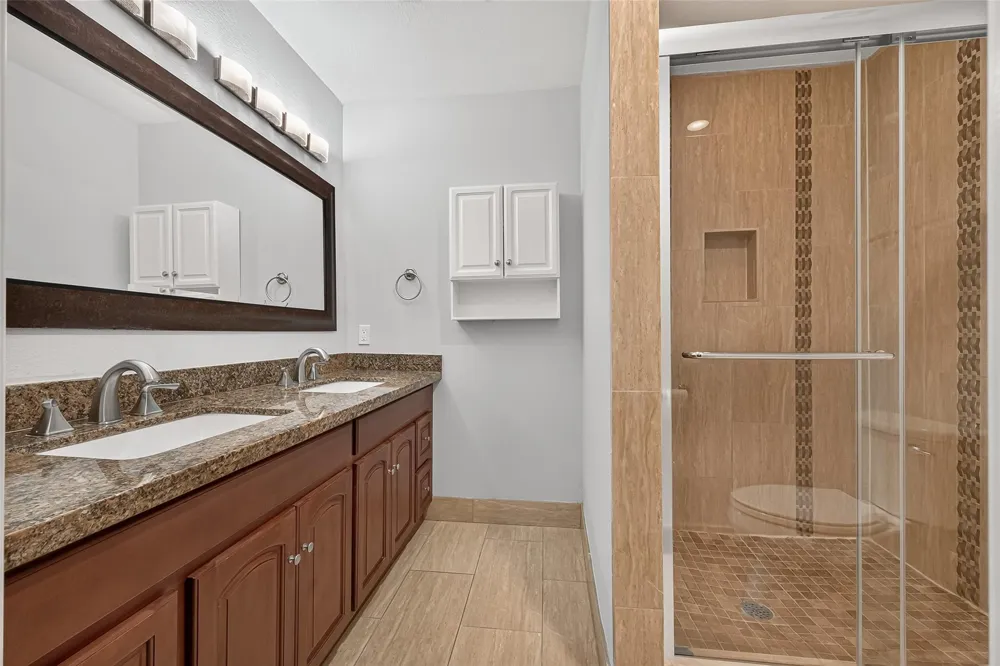 11126 Cedarhurst Drive Houston, TX 77096