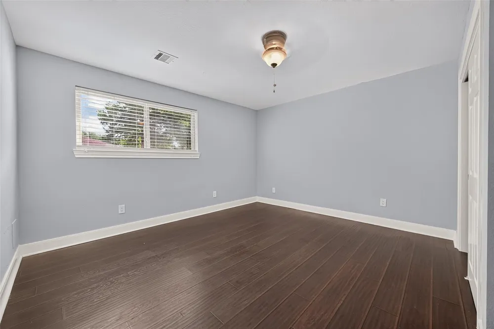 11126 Cedarhurst Drive Houston, TX 77096