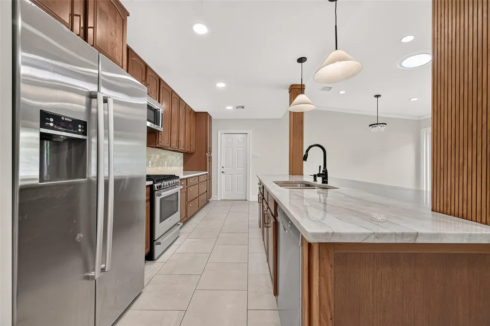 11126 Cedarhurst Drive Houston, TX 77096