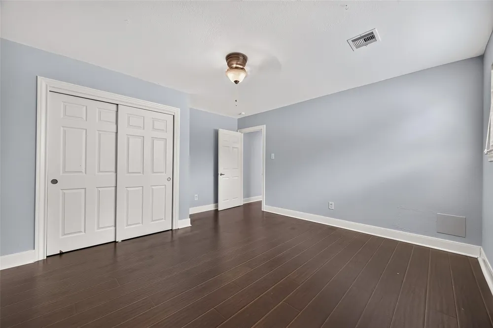 11126 Cedarhurst Drive Houston, TX 77096