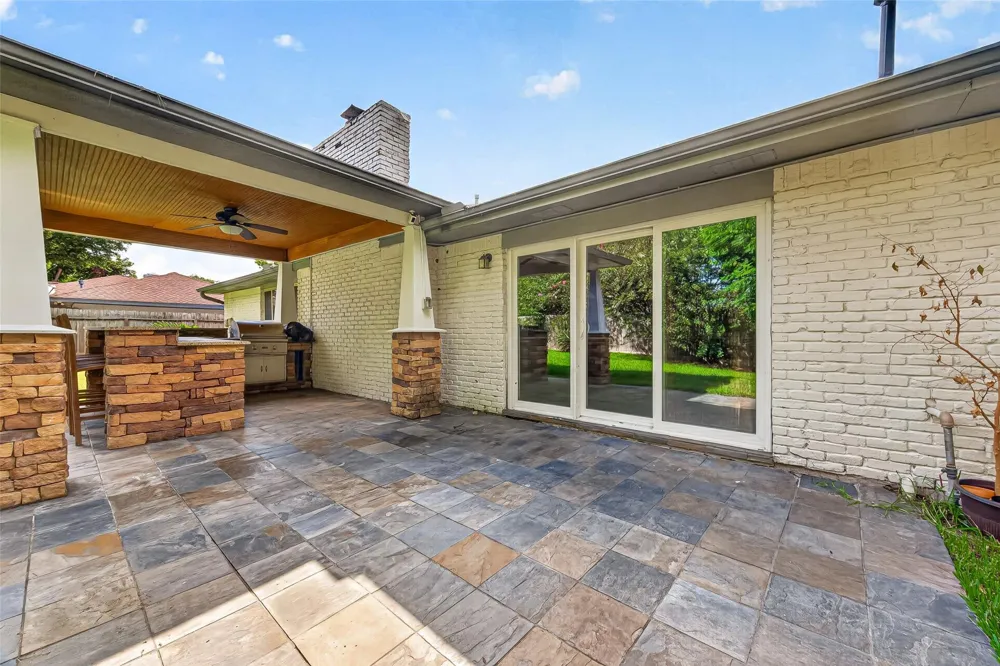 11126 Cedarhurst Drive Houston, TX 77096