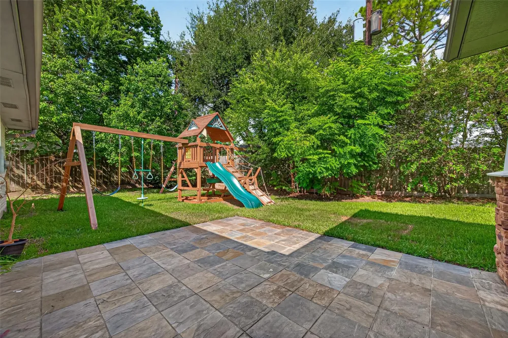 11126 Cedarhurst Drive Houston, TX 77096