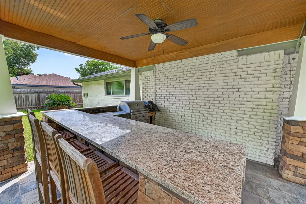 11126 Cedarhurst Drive Houston, TX 77096