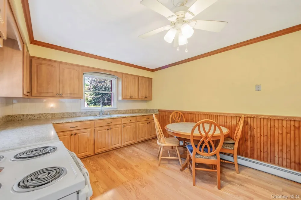 24 Oakcrest Avenue Middle Island, NY 11953