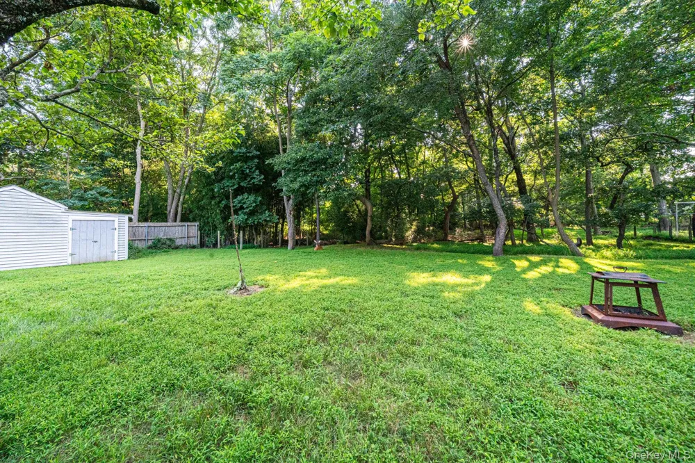 24 Oakcrest Avenue Middle Island, NY 11953