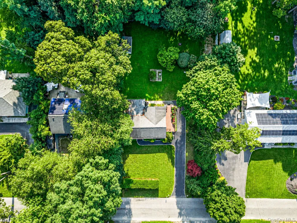 24 Oakcrest Avenue Middle Island, NY 11953